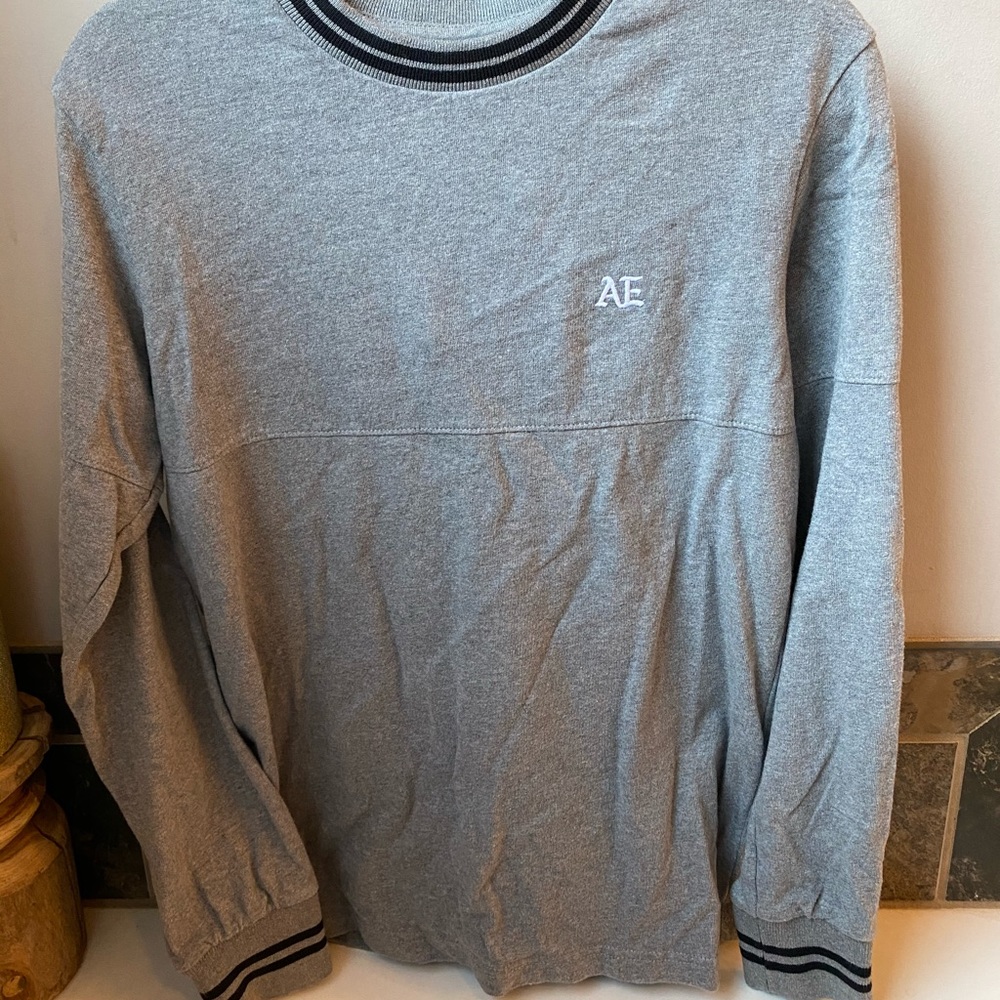 American Eagle crew neck